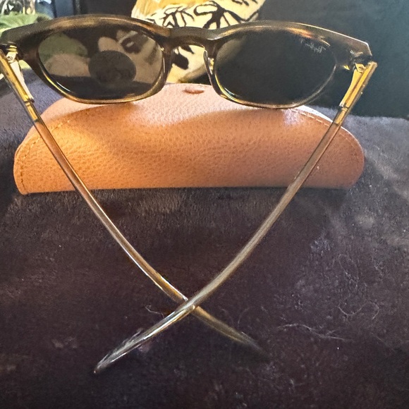 Rayban | Unisex Polarized Wayfarer Sunglasses NWT!! - Picture 6 of 16